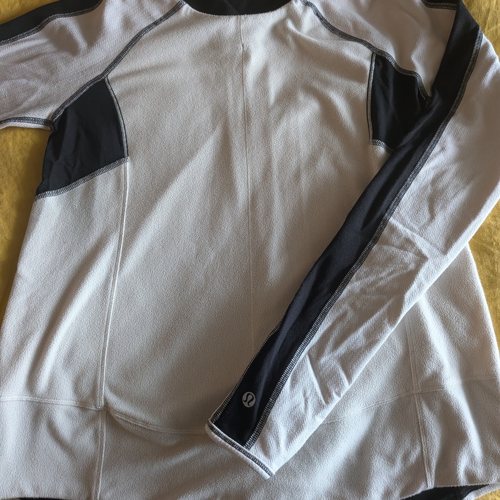 Lululemon Athletica Black and Cream Top